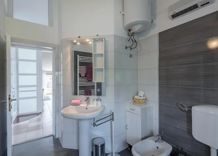 Anna 2 Apartman Póla